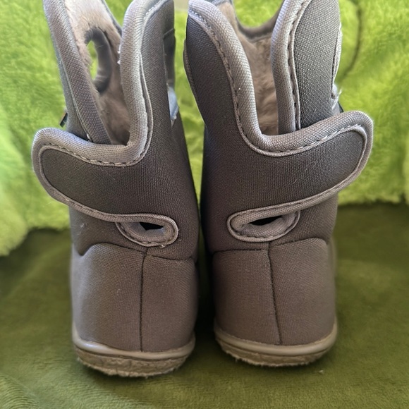 Bogs Gray Winter Boots Toddler 6 - Picture 4 of 8
